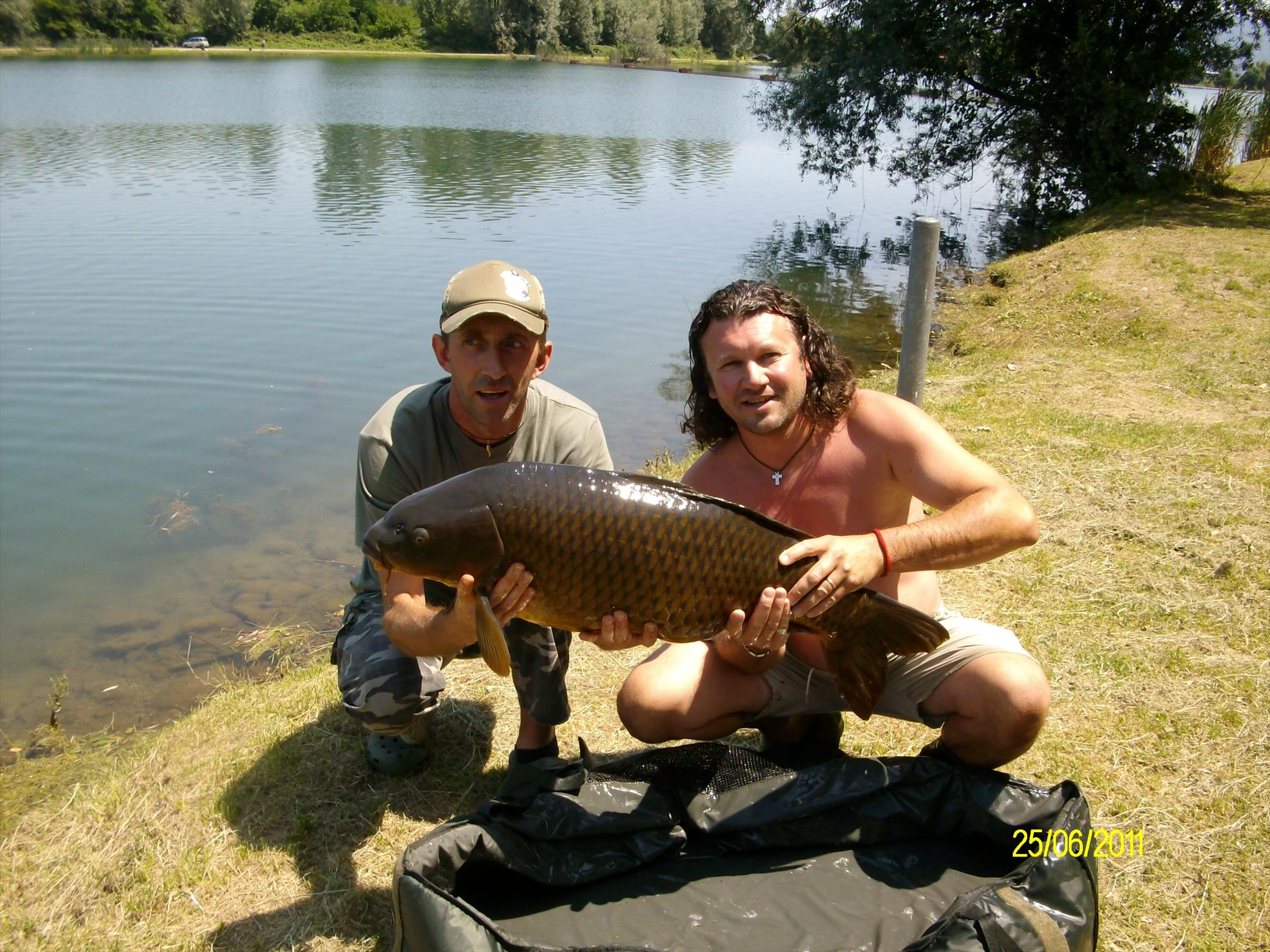 florian tanasa  Partide de pescuit cu prietenii. - alim0355.JPG